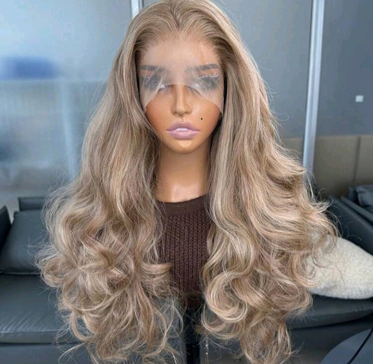 Zahra – Blonde, Bold & Beautifully Effortless
